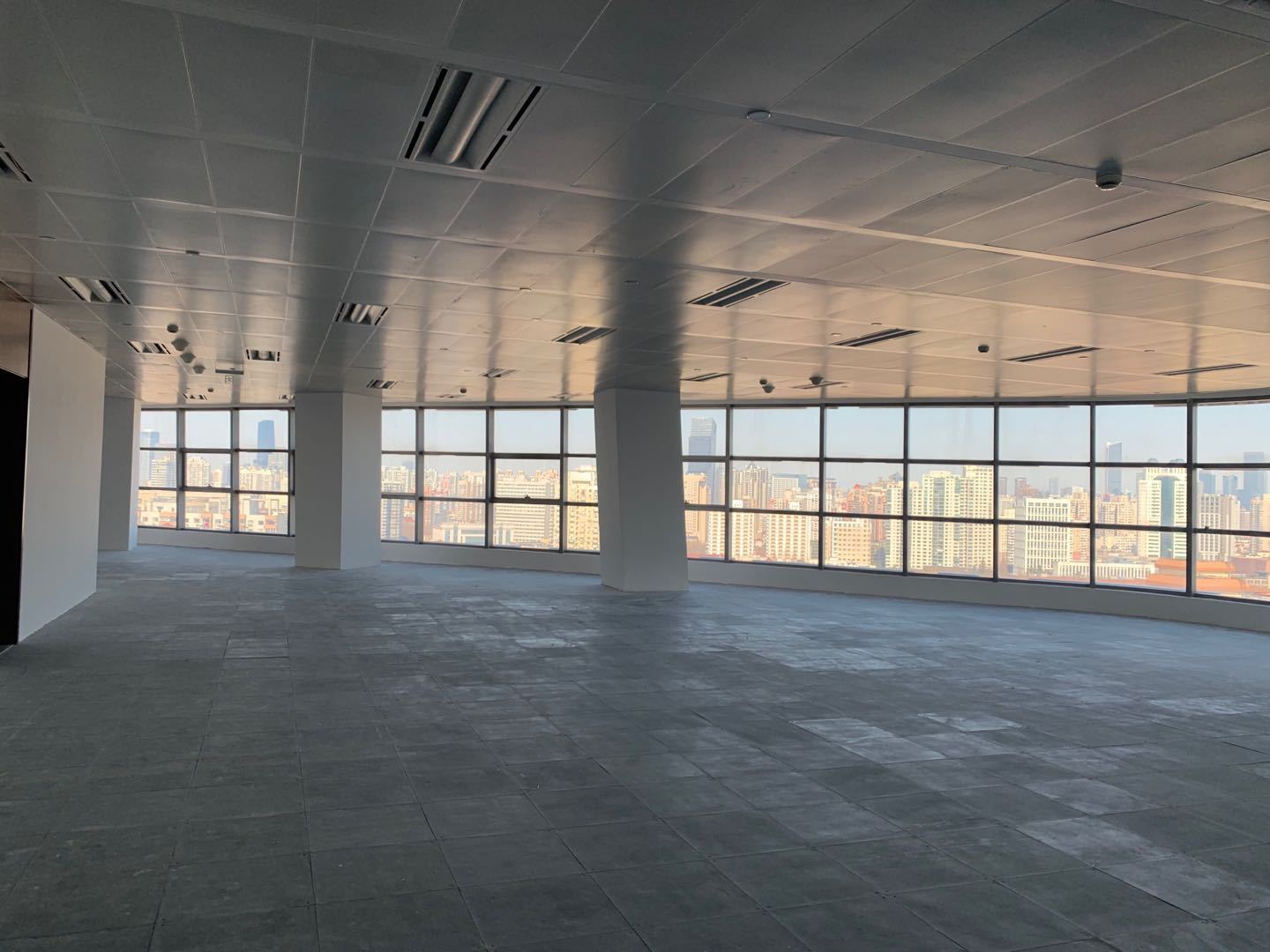 徐汇区上海贵酒中心出租76平米标准交付办公室