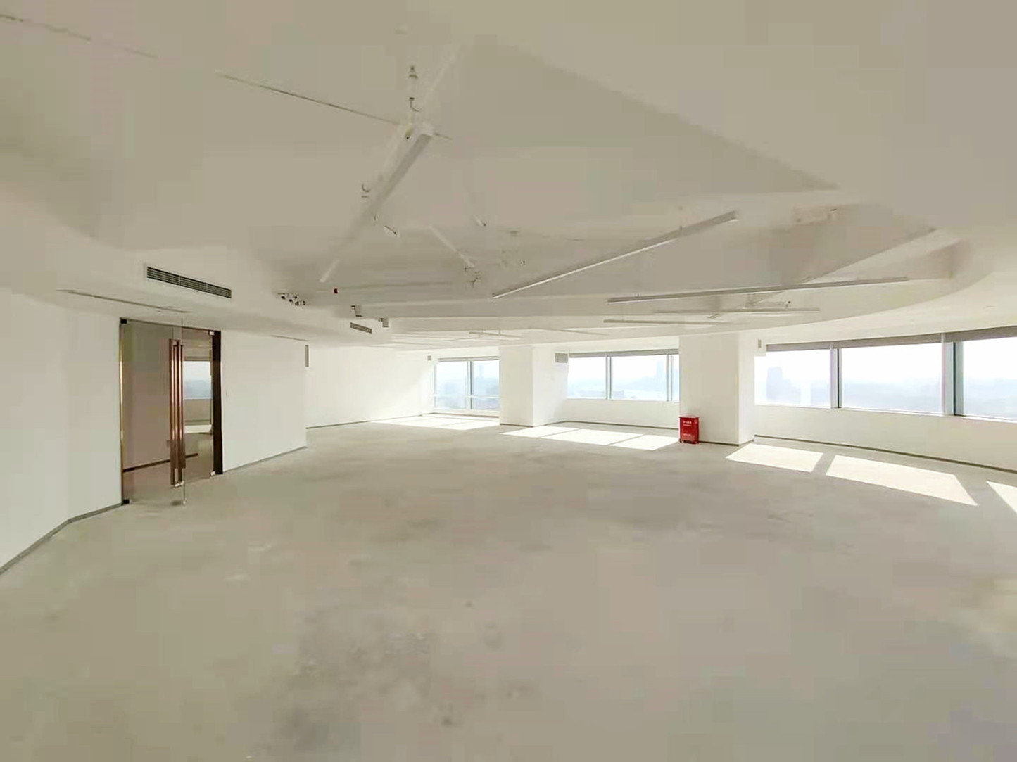 黄浦区中港汇黄浦（长城金融大厦/上置金融大厦）出租456平米标准交付办公室
