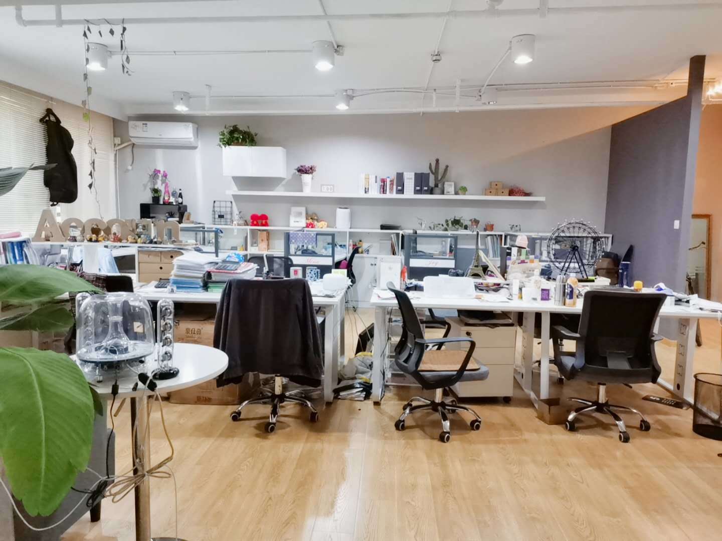 徐汇区锦和越界X2创意空间出租144平米带装修家具办公室