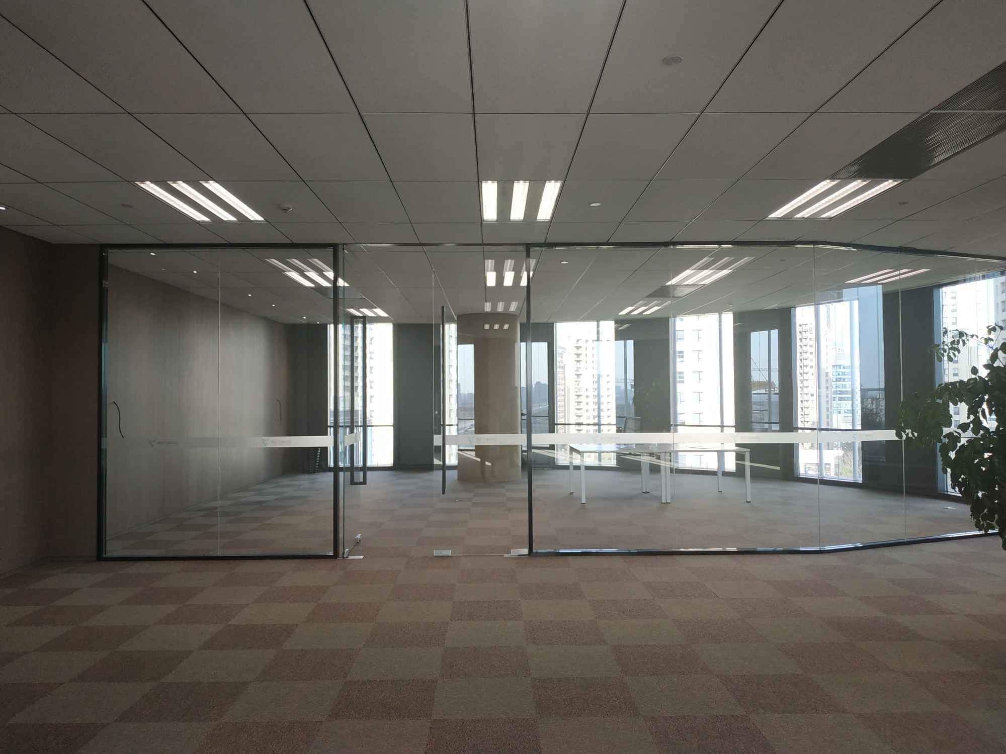 徐汇区徐汇万科中心出租395平米带遗留装修办公室
