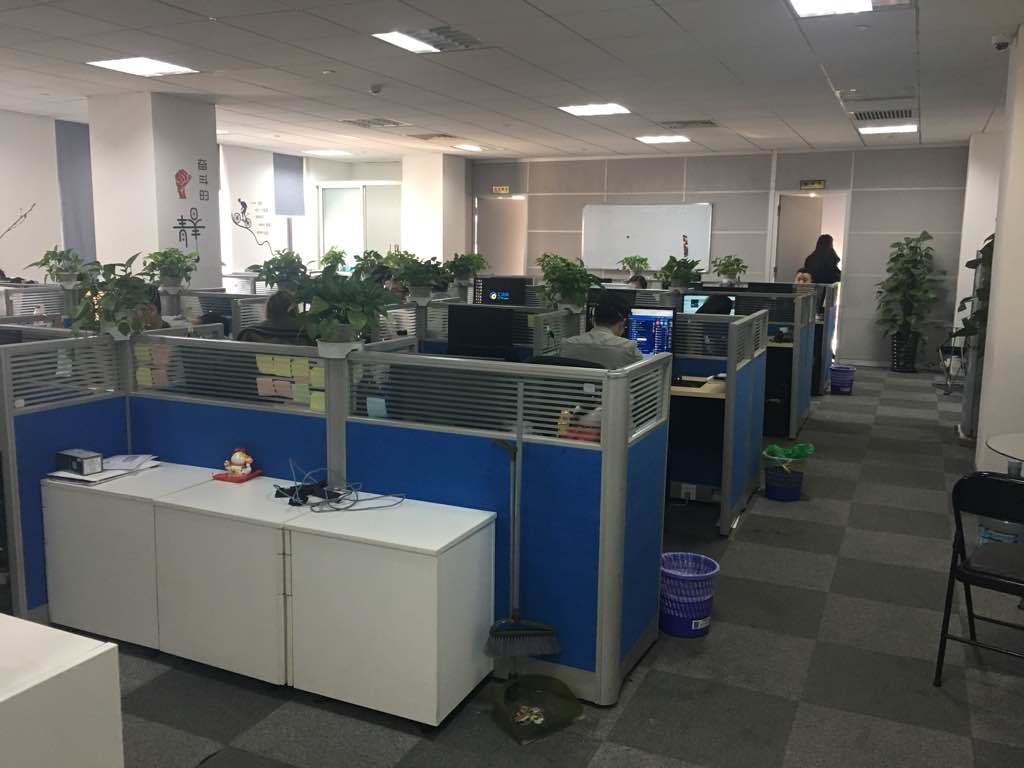 普陀区中一国际商务大厦出租374平米带遗留装修办公室
