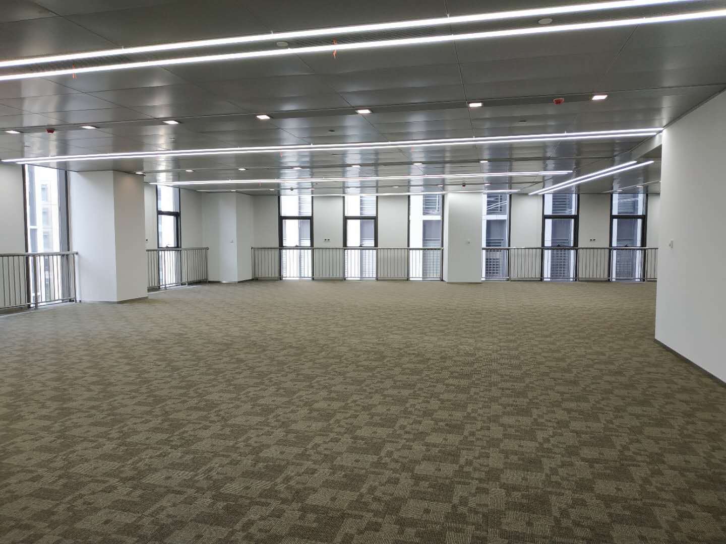 浦东新区中铝大厦出租1218平米标准交付办公室
