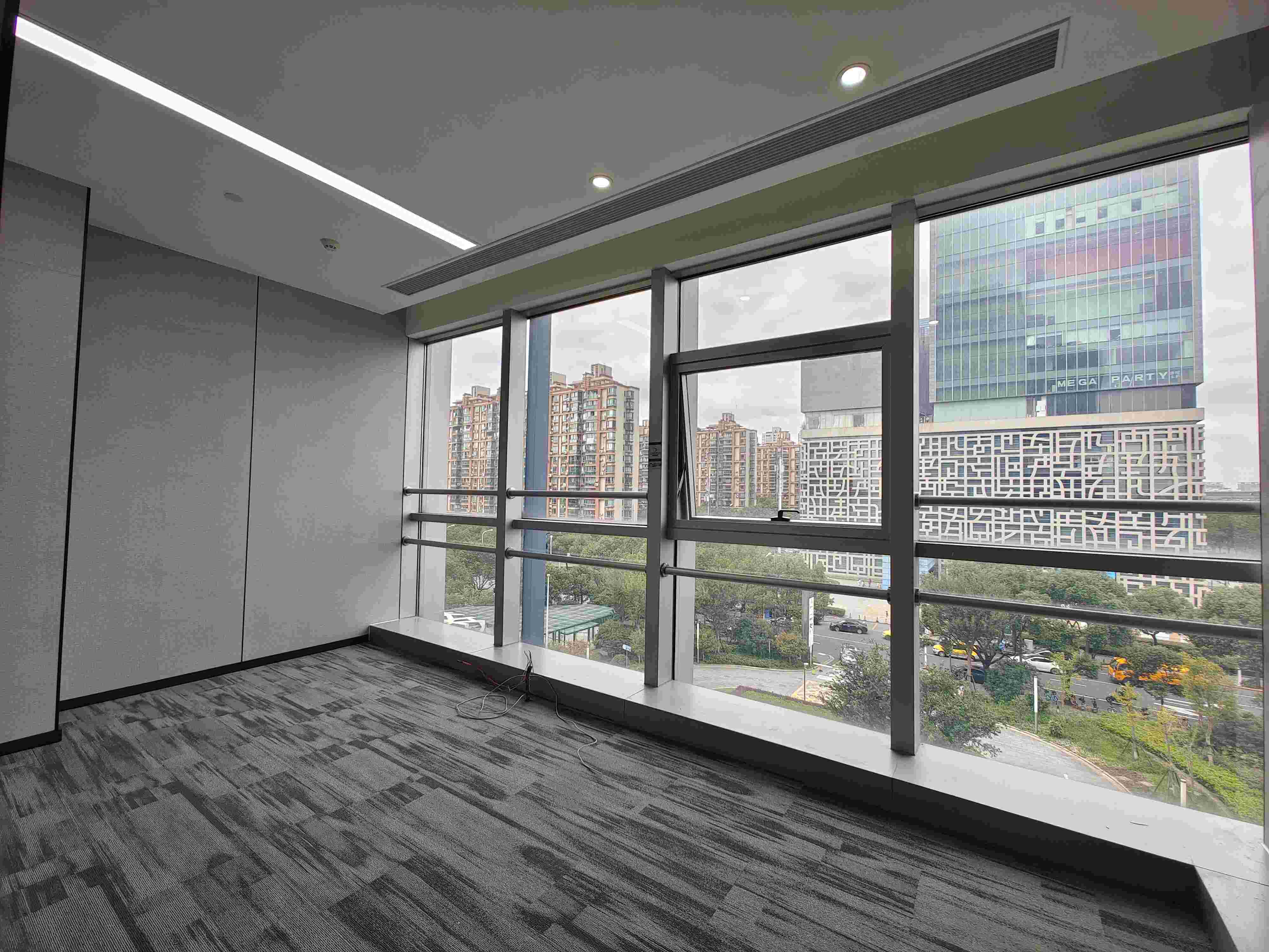 浦东新区建工大唐国际广场出租195平米带遗留装修办公室