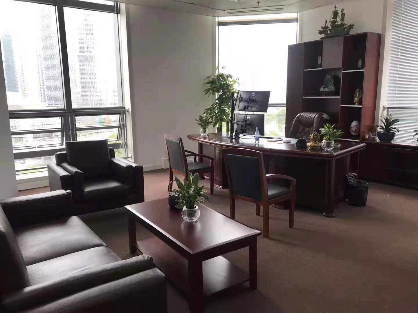 浦东新区渣打银行大厦出租450平米带装修家具办公室