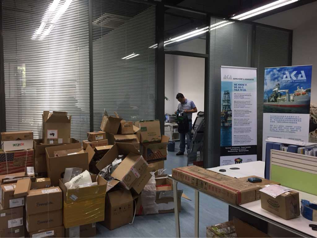 浦东新区景瑞张江中心出租582平米带遗留装修办公室