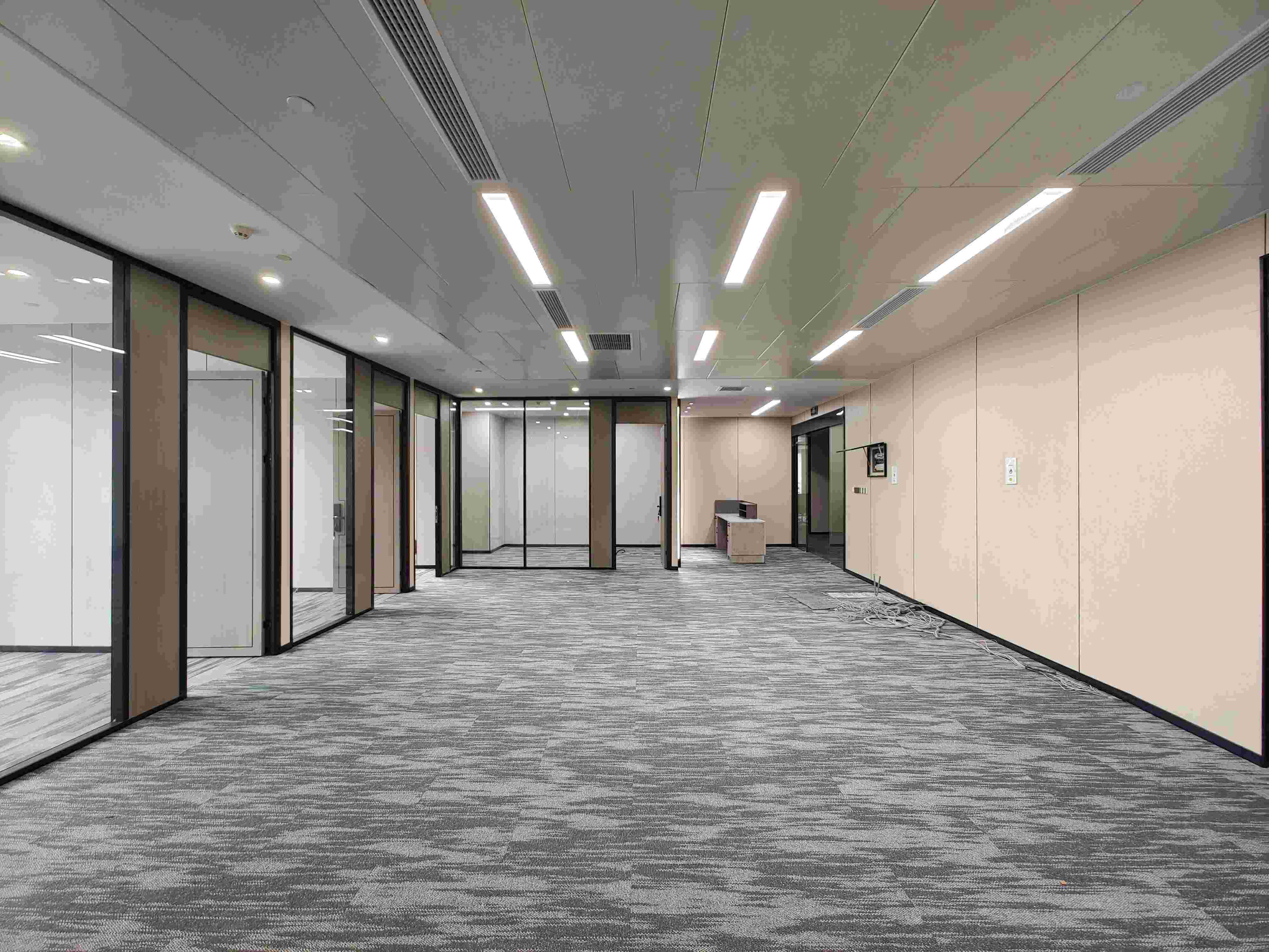 浦东新区建工大唐国际广场出租715平米带遗留装修办公室