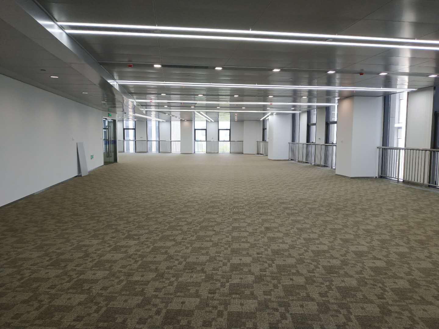 浦东新区中铝大厦出租98平米标准交付办公室