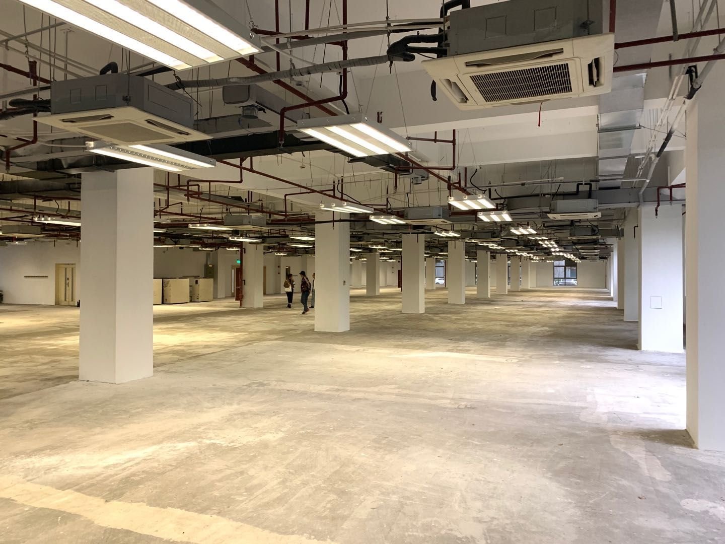 浦东新区张江微电子港出租1206平米标准交付办公室