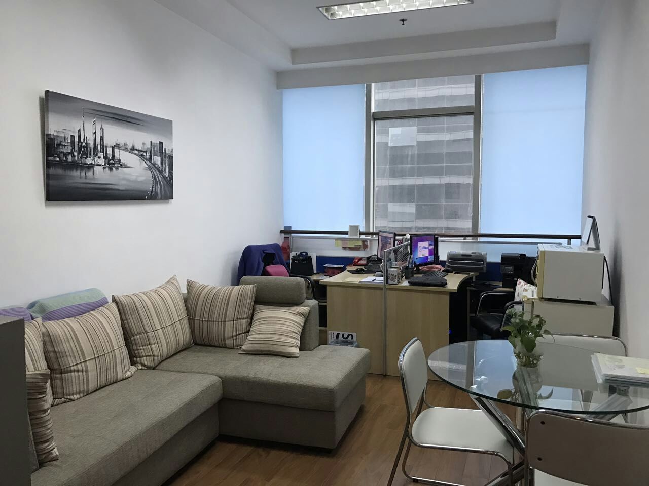 浦东新区远东大厦出租105平米带装修家具办公室