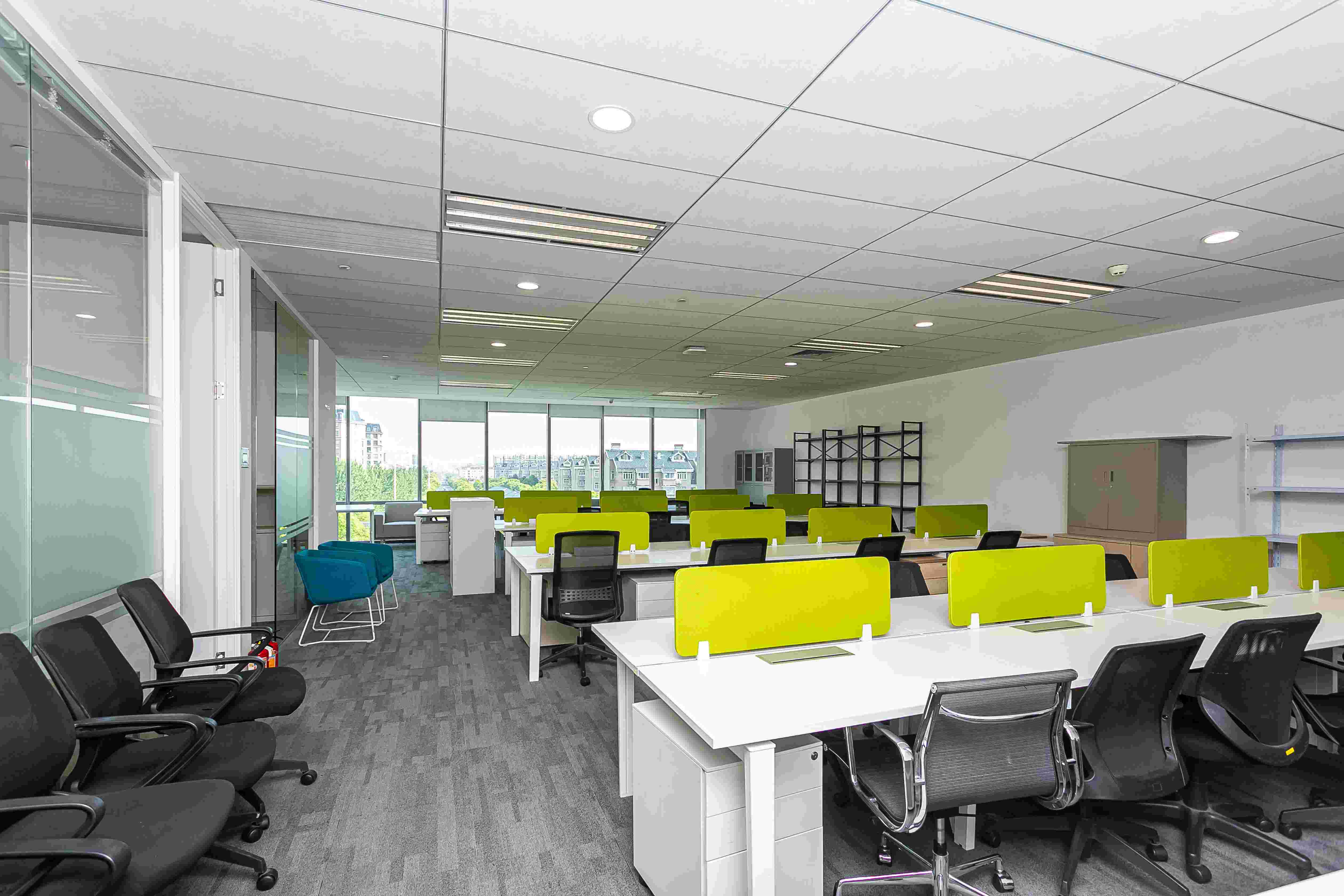 闵行区上海万象城出租94平米带遗留装修办公室
