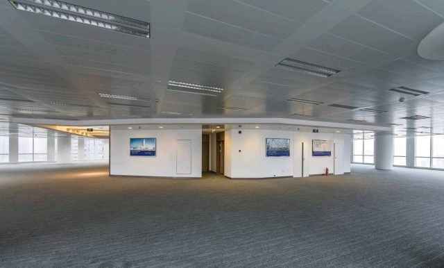 浦东新区滨江万科中心出租92平米标准交付办公室