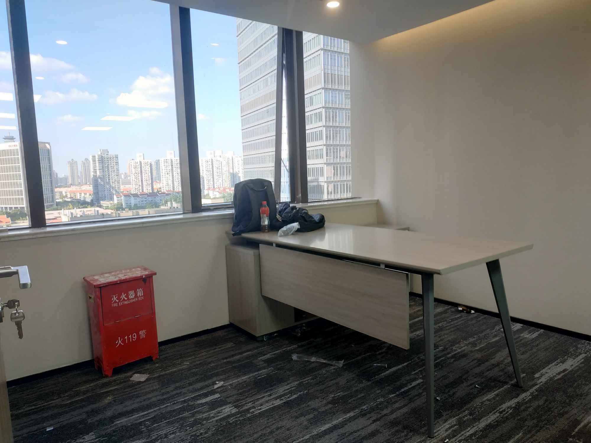浦东新区东方国际科技大厦出租155平米带装修家具办公室