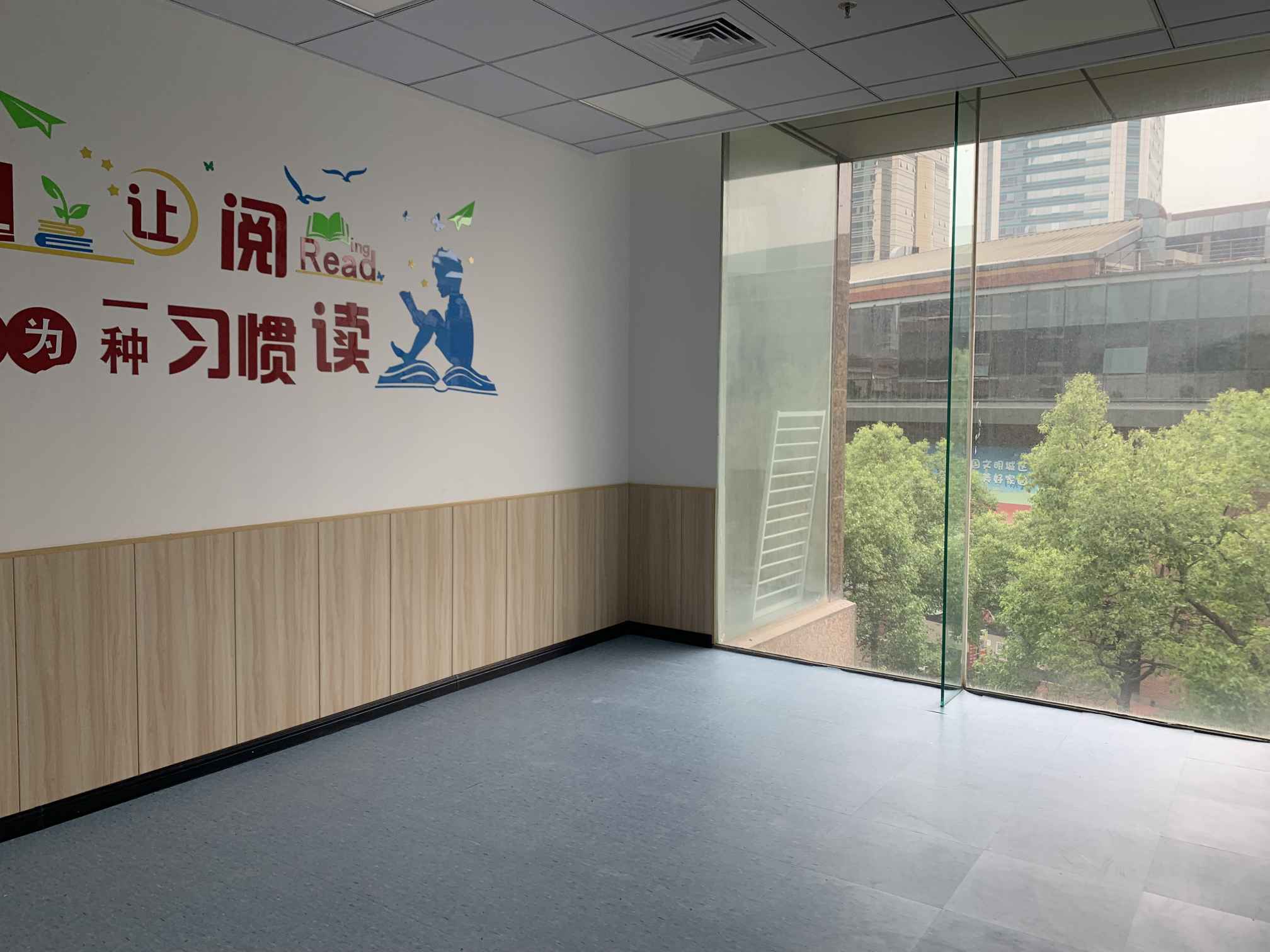 浦东新区宝安大厦出租395平米带遗留装修办公室